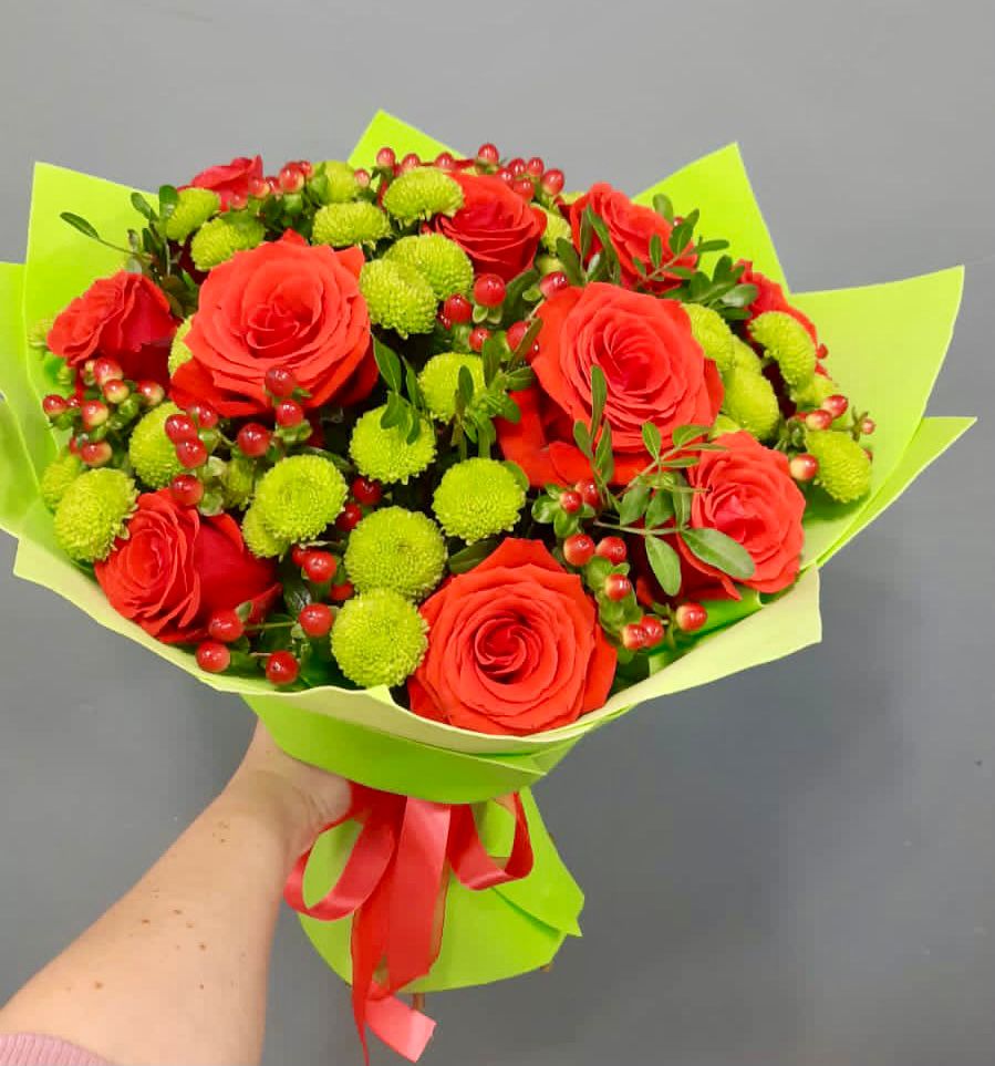 Букет цветов из: Хризантемы и Розы в Коршево