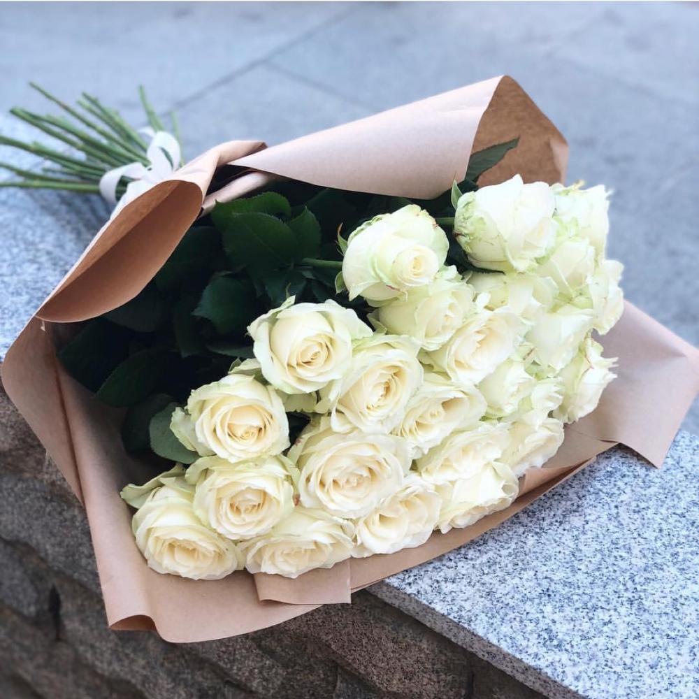 Букет Белые розы Анастасия в Коршево