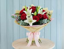 Букет цветов из:  Лилии и Розы в Коршево