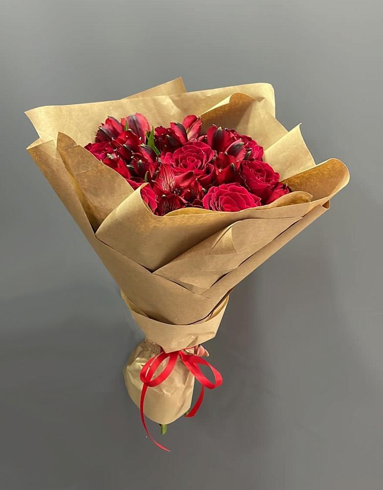 Букет цветов из: Альстромерии и Розы в Коршево