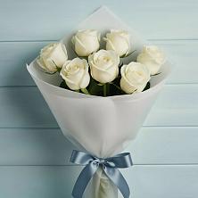Букет 7 Белых роз Эдлесс Лав в Коршево