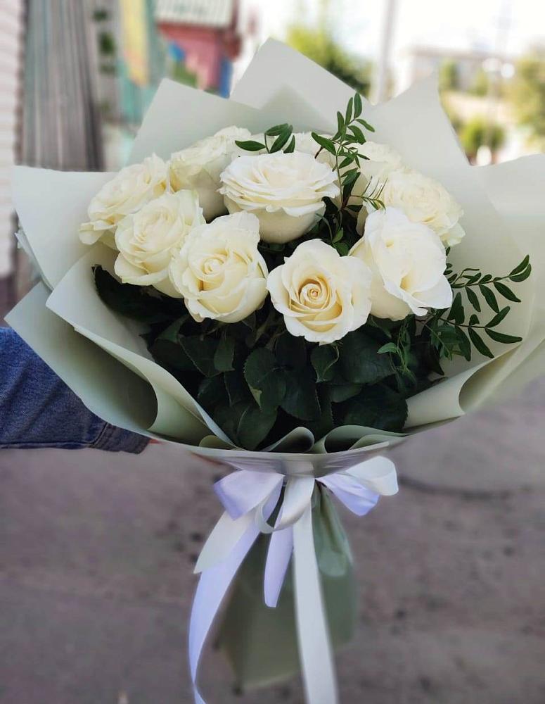 Букет Белые розы Проуд в Коршево