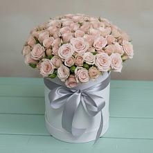 Цветочная композиция из Розы в шляпной коробке в Коршево