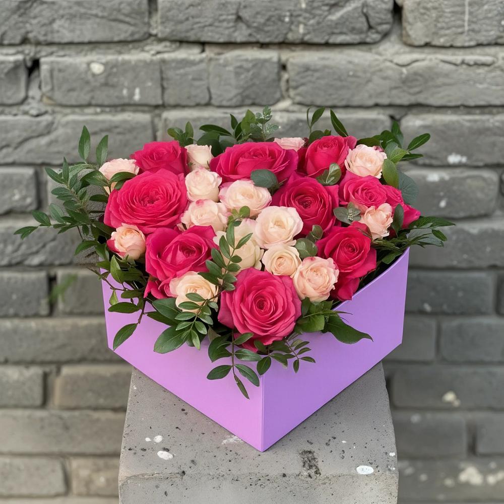 Цветочная композиция из Розы в коробке в Коршево