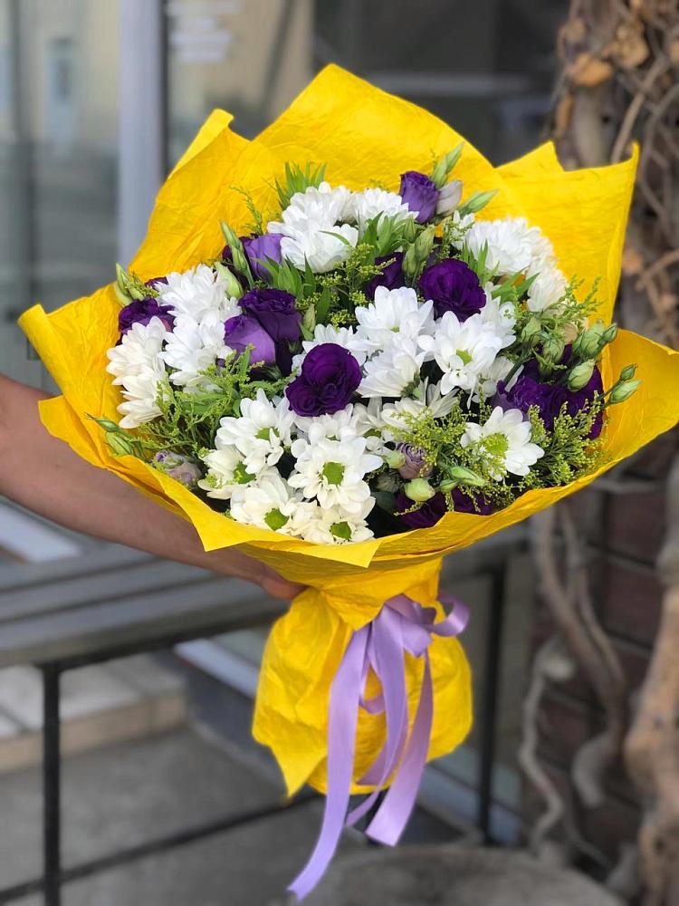 Букет цветов из: Ирисы, Хризантемы и Ромашки в Коршево