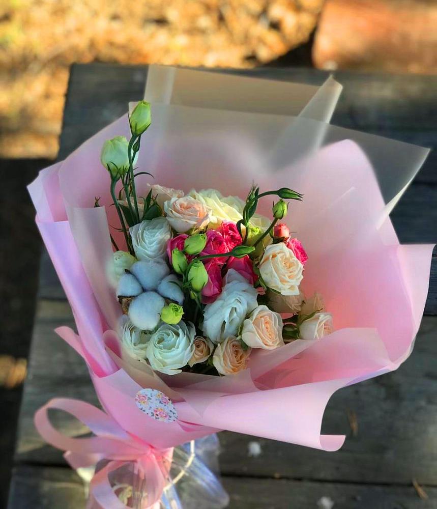 Букет цветов из: Розы и Лизиантусы в Коршево