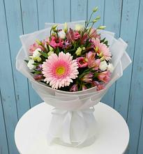 Букет цветов из:  Герберы, Альстромерии и Лизиантусы в Коршево