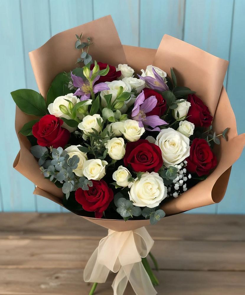 Букет цветов из: Розы и Альстромерии в Коршево