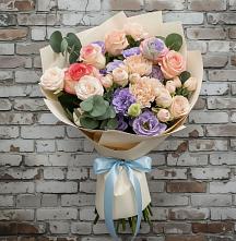 Букет цветов из:  Розы, Лизиантусы и Гвоздики в Коршево
