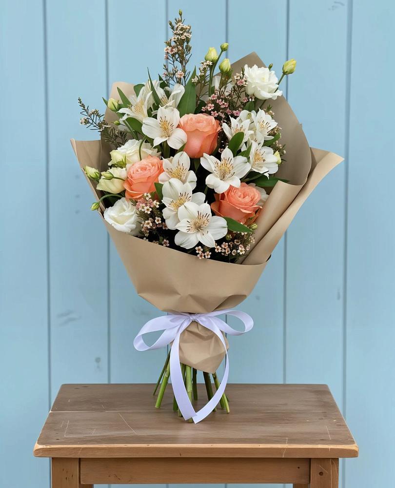 Букет цветов из: Альстромерии, Лизиантусы, Розы и Хризантемы в Коршево